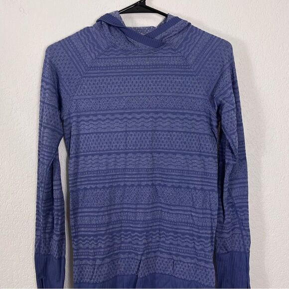 Lululemon Blue Patterned Hooded Long Sleeve Workout Top - Picture 3 of 9